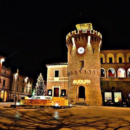 B&B Reillys Montecarotto ภายนอก รูปภาพ